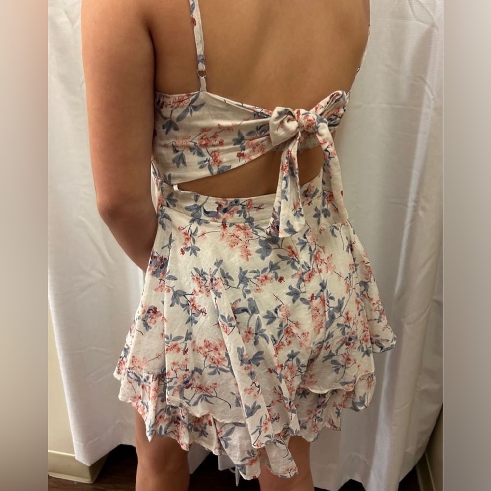 Native flower romper!! - Picture 2 of 2
